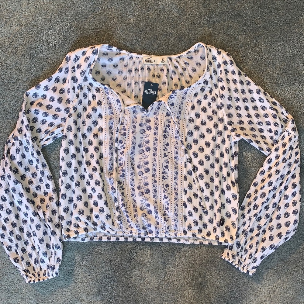 Hollister top